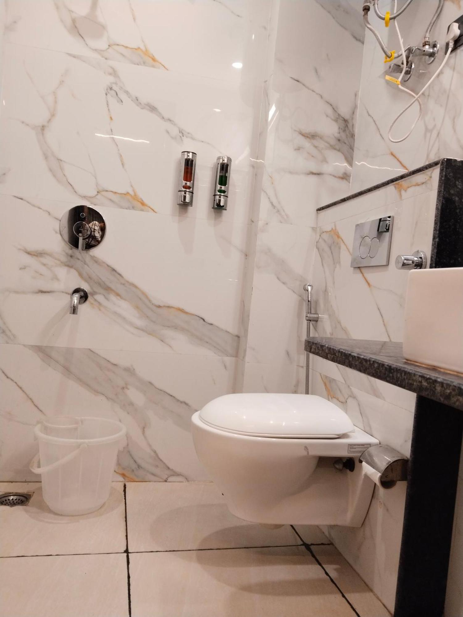 Hotel Konark Near Igi Airport