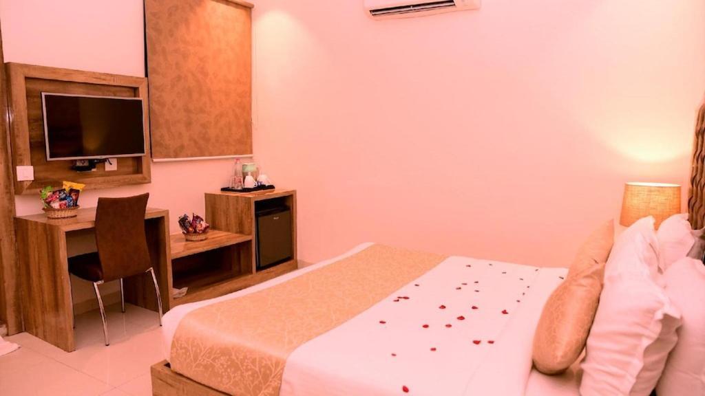 Konark Near Igi Airport Hotel New Delhi