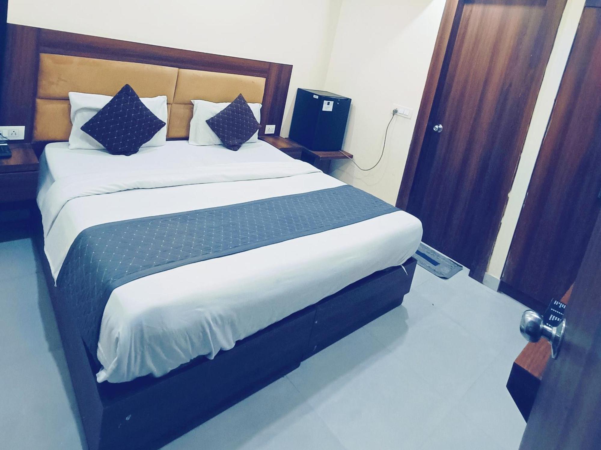 Konark Near Igi Airport Hotel New Delhi
